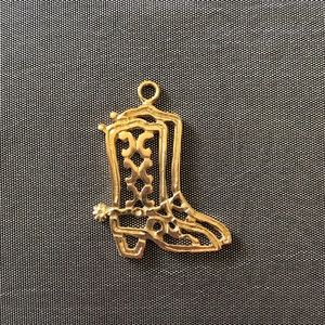 ✨Beautiful Cowboy boot golden charm✨